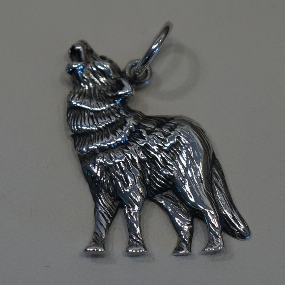 Jewelry - Sterling Silver (.925) Wolf Pendant